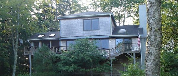 Quiet Retreat on Calderwood Neck Vinalhaven Vacation Rental Sleeps: 6-8 Price: $1,500/week Cleaning Fee: No Wi-Fi: Highspeed Internet TV: Cable TV Amenities: Washing machine Pets: No